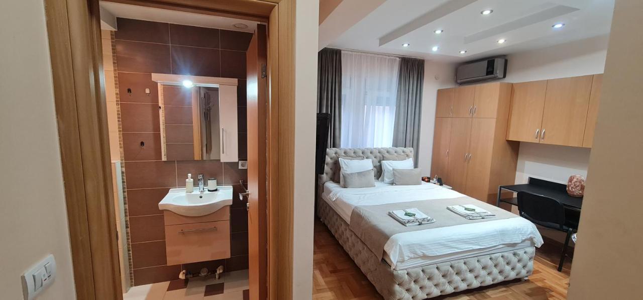 Design Apartment Business Lux 4 Star "Rio" Completely Business Lux Place In The City Center & Free Included Industry Optical Wifi & Netflix & Keyless Code Entry & Full Smart App & Kitchen & Washing Machine & Wide Terrace & Secure 2 Parking Place Ćuprija Buitenkant foto