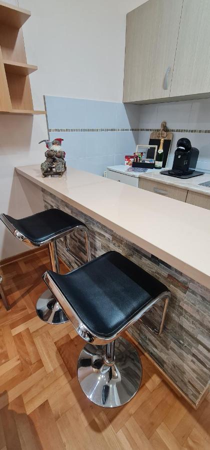 Design Apartment Business Lux 4 Star "Rio" Completely Business Lux Place In The City Center & Free Included Industry Optical Wifi & Netflix & Keyless Code Entry & Full Smart App & Kitchen & Washing Machine & Wide Terrace & Secure 2 Parking Place Ćuprija Buitenkant foto